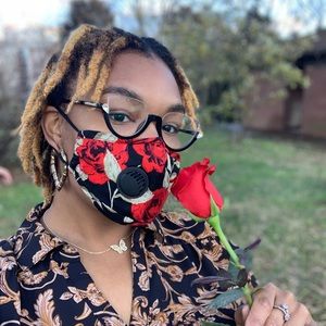 Meet your Posher, Denisha